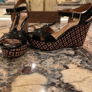 Clark’s Patton wedge sandal heels 3.5 in like new!!! Size 6